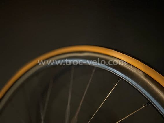 đ„rĂ©servĂ©esđ„DUKE Baccara ULTRA 36 EXTRALITE disc pneus tubeless 1130grđ„ roval dt swiss enve rar - 4