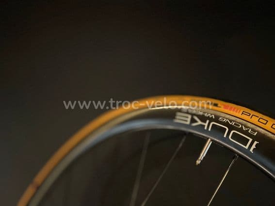 đ„rĂ©servĂ©esđ„DUKE Baccara ULTRA 36 EXTRALITE disc pneus tubeless 1130grđ„ roval dt swiss enve rar - 9