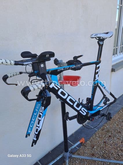 Vélo de CLM FOCUS izalco - 2