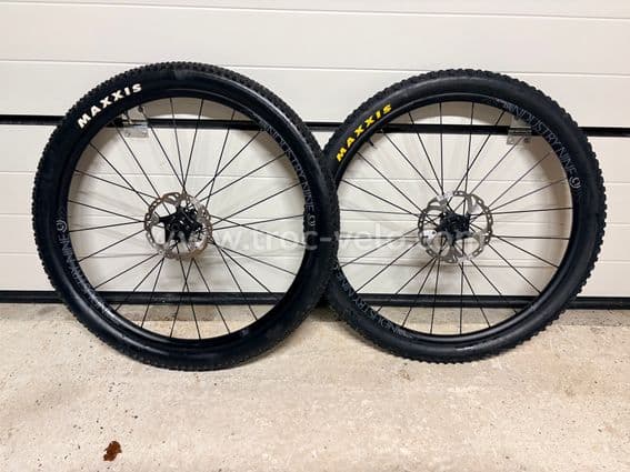 Paire de roue industry nine ultramite 235 - 1