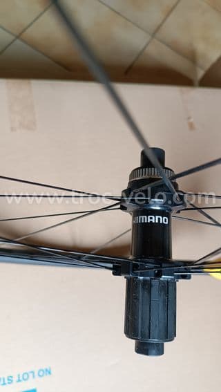 Paire de roues route disque centerlock axe 12mm Shimano rs370 neuve - 2