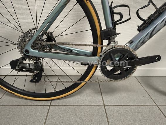 Vélo de route Scott Addict 10 2024 / Sram eTAP AXS / Radar Bryton Gardia R300L / Ravemen CR1000 - 3