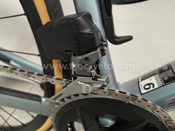 Vélo de route Scott Addict 10 2024 / Sram eTAP AXS / Radar Bryton Gardia R300L / Ravemen CR1000 - 4