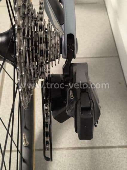 Vélo de route Scott Addict 10 2024 / Sram eTAP AXS / Radar Bryton Gardia R300L / Ravemen CR1000 - 5