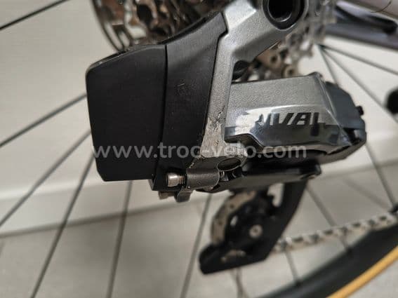 Vélo de route Scott Addict 10 2024 / Sram eTAP AXS / Radar Bryton Gardia R300L / Ravemen CR1000 - 7