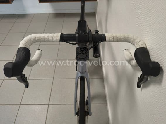 Vélo de route Scott Addict 10 2024 / Sram eTAP AXS / Radar Bryton Gardia R300L / Ravemen CR1000 - 8