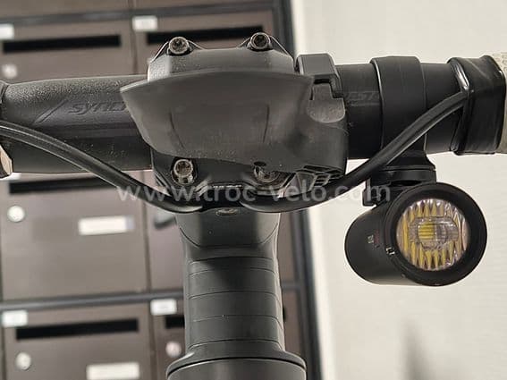Vélo de route Scott Addict 10 2024 / Sram eTAP AXS / Radar Bryton Gardia R300L / Ravemen CR1000 - 9