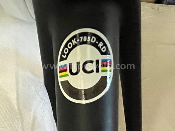 Vélo route carbone look huez 785 D RD, disques, campagnolo chorus 24 v - 10