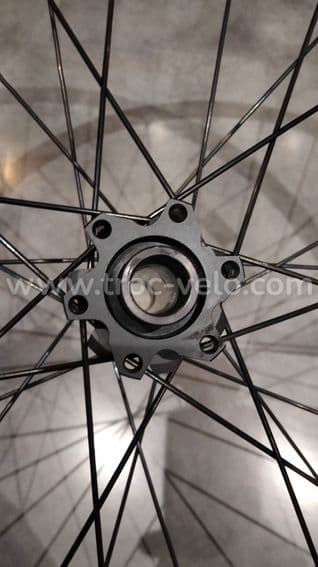 roue av dt swiss h 1900 NEUVE 27.5 + - 5