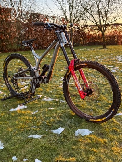 VTT DH Commencal Supreme XS - 1